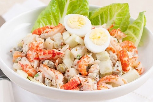 Receita de salada deliciosa com cauda de lagostim