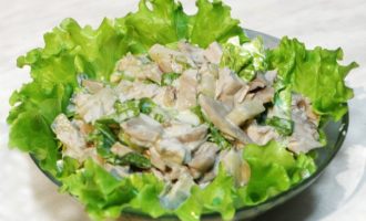Σαλάτα με κοτόπουλο και μανιτάρια - 10 νόστιμες συνταγές με φωτογραφίες βήμα προς βήμα